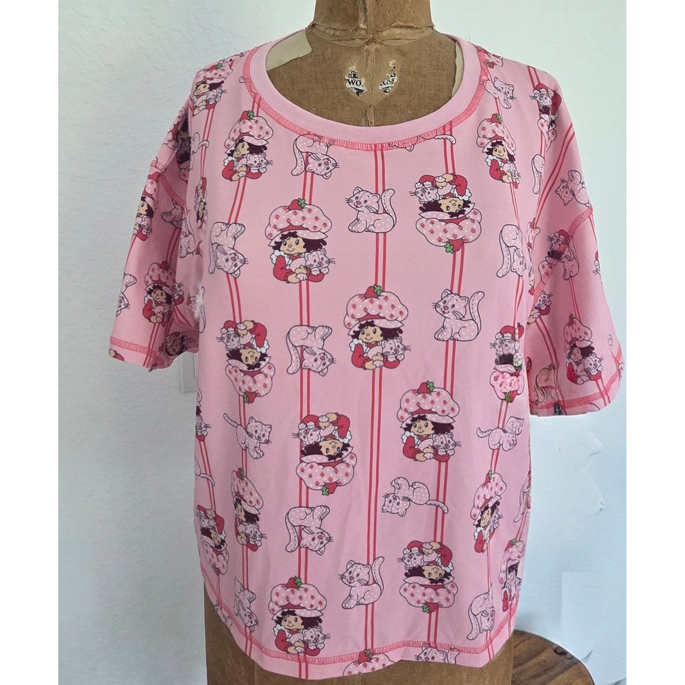 Strawberry Shortcake with Cats Graphic T-Shirt Size L